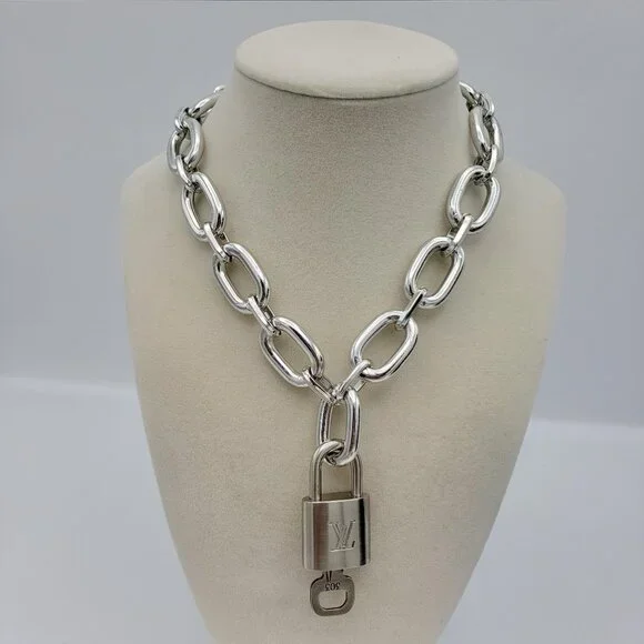 Authentic Louis Vuitton Padlock w/Unbranded Stainless Steel Plated Silver Chain - Picture 7 of 7